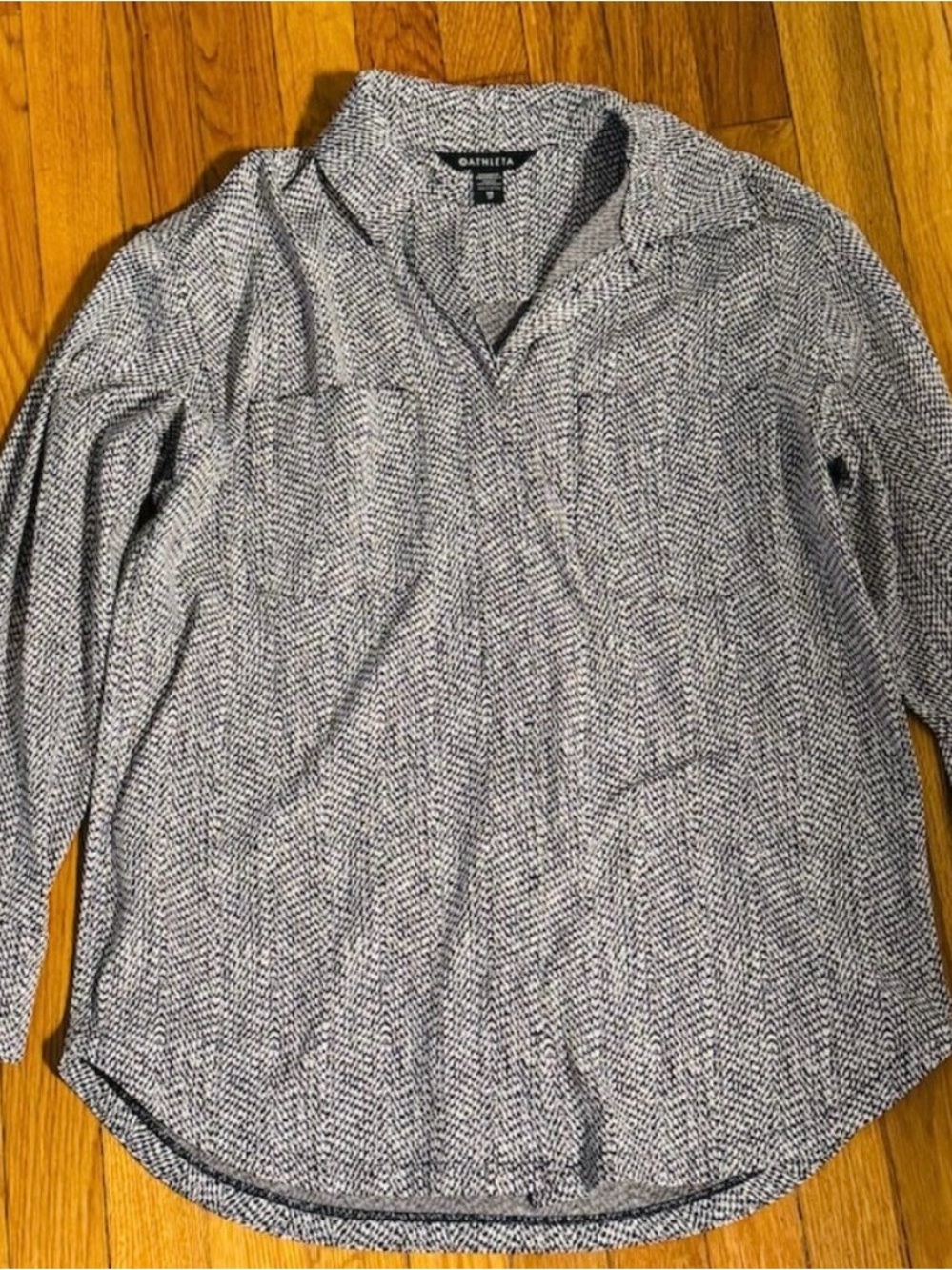 Athleta Gray & Black Textured Button-Up Blouse
